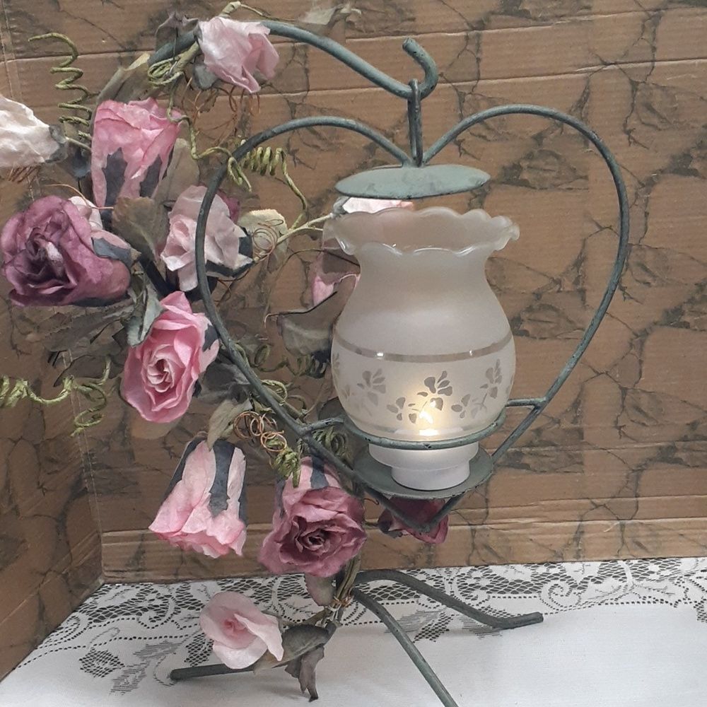 - Verde Green metal hanging‎ heart candlelight with pink roses.